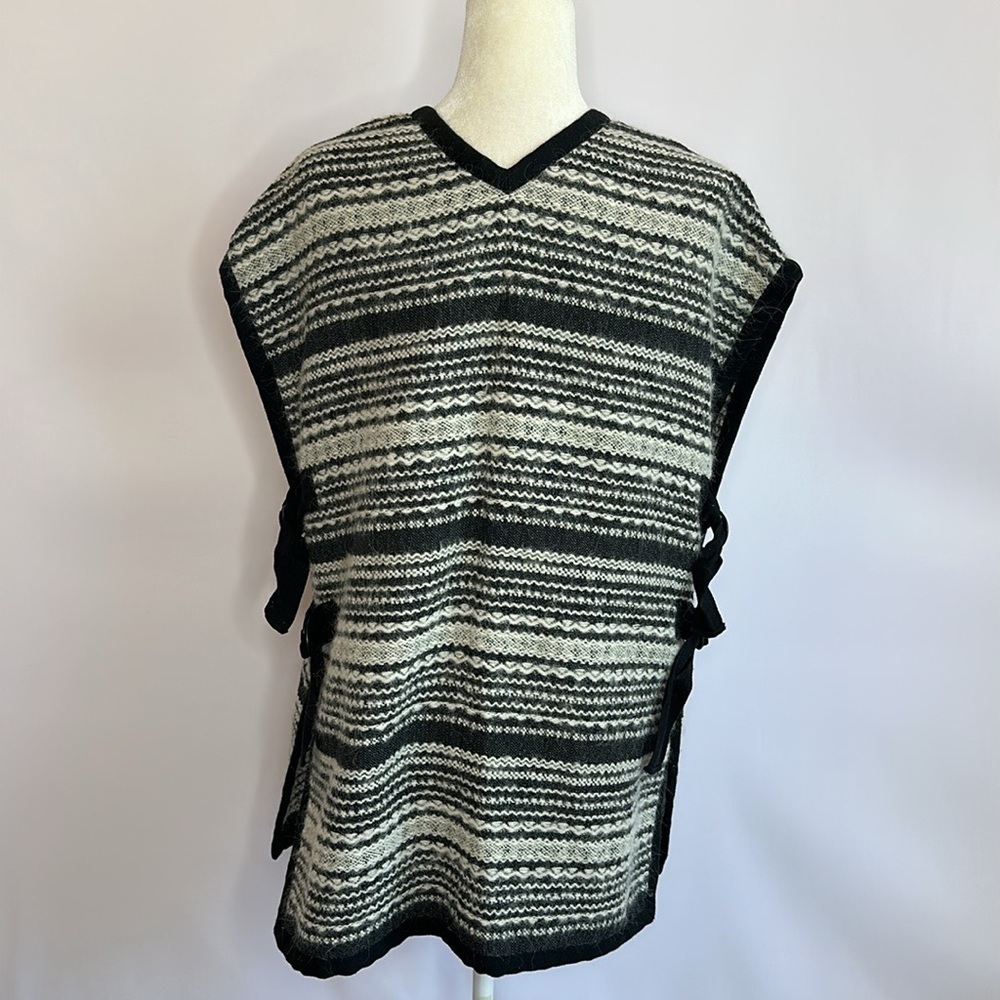 Gryphon Anthropologie Poncho Sweater - Picture 5 of 10